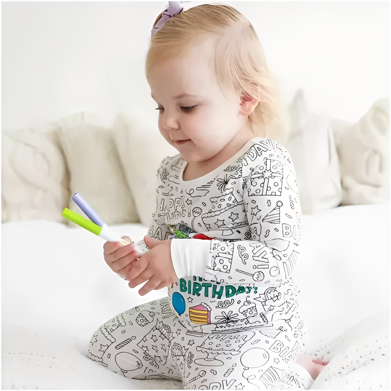 Pijama Coloritos + Kit com Canetinhas Laváveis de Brinde