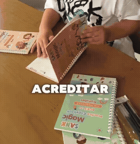 Caderno Mágico Coloritos - só mãos escrevendo