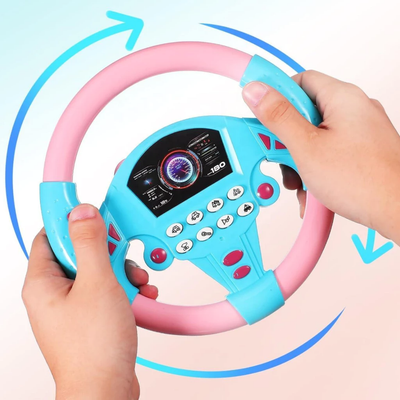 Criança girando o Volante Educativo Coloritos com as duas mãos